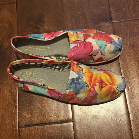 TOMS Women's Classic Slip On Alpargata Floral Hibiscus Print Women's Size 8.5 - Picture 2 of 6